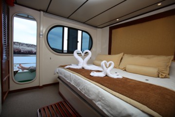 Single Cabin, Mega Catamaran M/C Ocean Spray