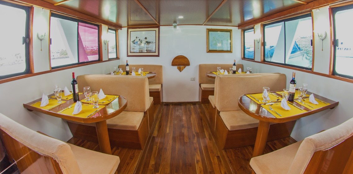 Dining Room, Galapagos Yacht M/Y Aqua