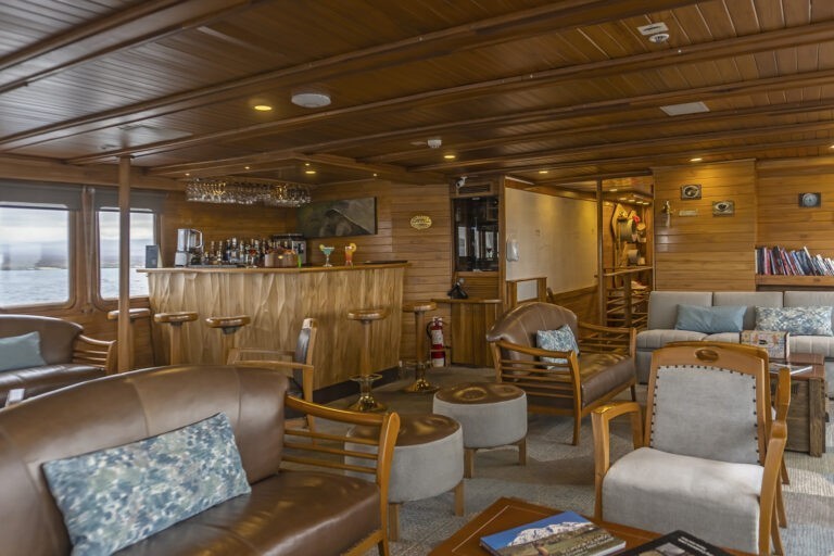 Galapagos Yachts M/Y Coral I & M/Y Coral II Main Lounge Bar
