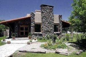 Lares de Chacras is a boutique hotel founded by the Day family