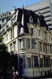 Belle Epoch architural style buildings such as this can be foulnd all over Buenos Aires