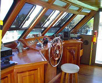 Bridge, M/Y Eden